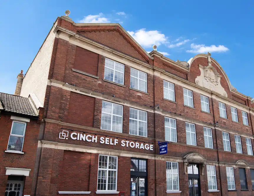 Cinch self storage Southend.